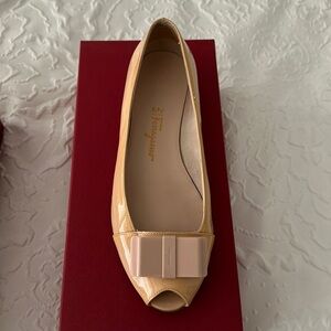 Salvador ferragamo size 7